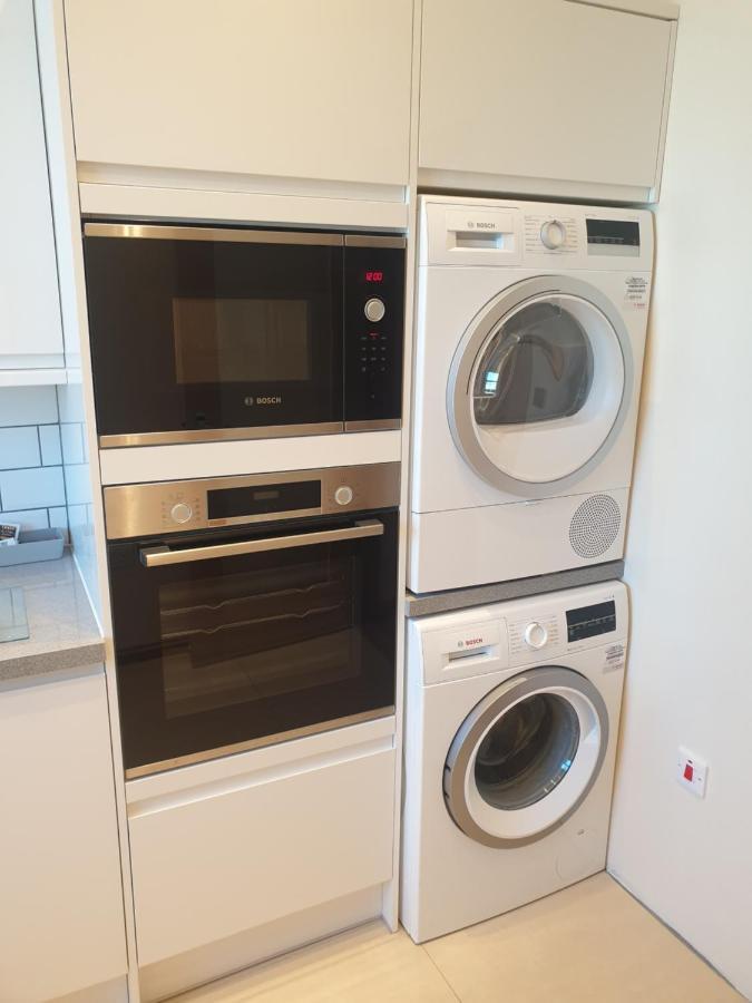 London Luxury Spacious 2 Bedroom Apartment 4 Mins From Ilford Stn. Free Parking Extérieur photo