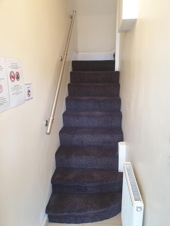 London Luxury Spacious 2 Bedroom Apartment 4 Mins From Ilford Stn. Free Parking Extérieur photo