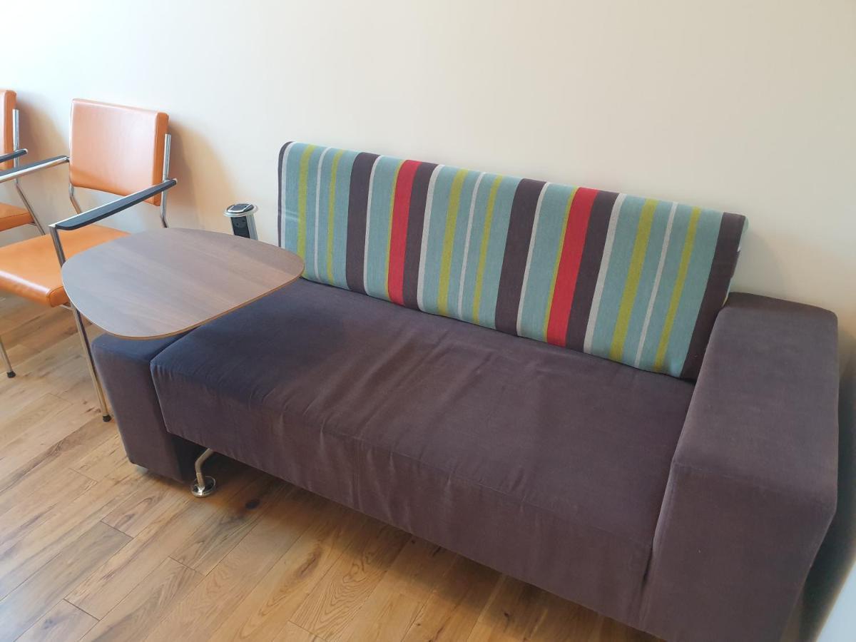 London Luxury Spacious 2 Bedroom Apartment 4 Mins From Ilford Stn. Free Parking Extérieur photo