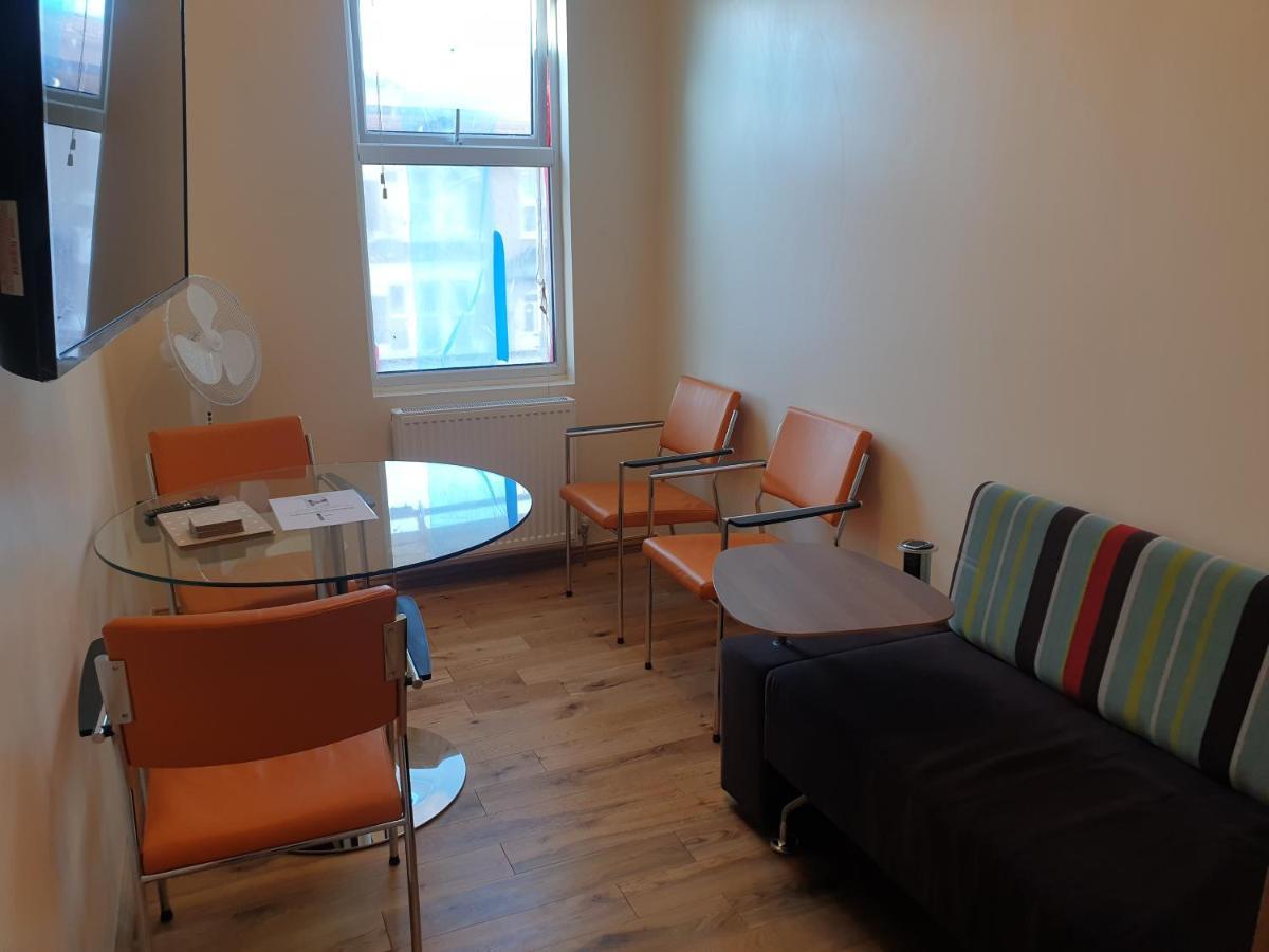London Luxury Spacious 2 Bedroom Apartment 4 Mins From Ilford Stn. Free Parking Extérieur photo